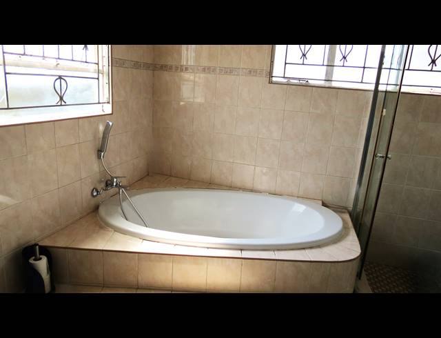 3 BEDROOM FREEHOLD FOR SALE IN KAGISO